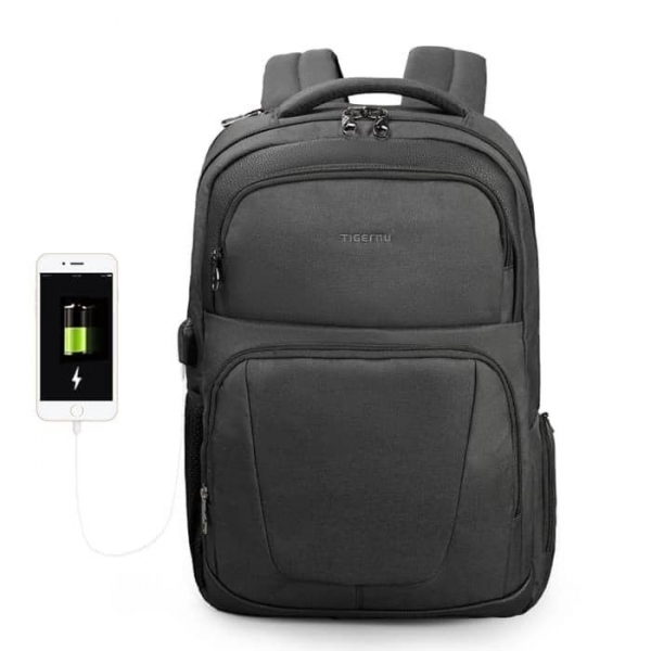 Multifuncional backpack with USB port 15.6