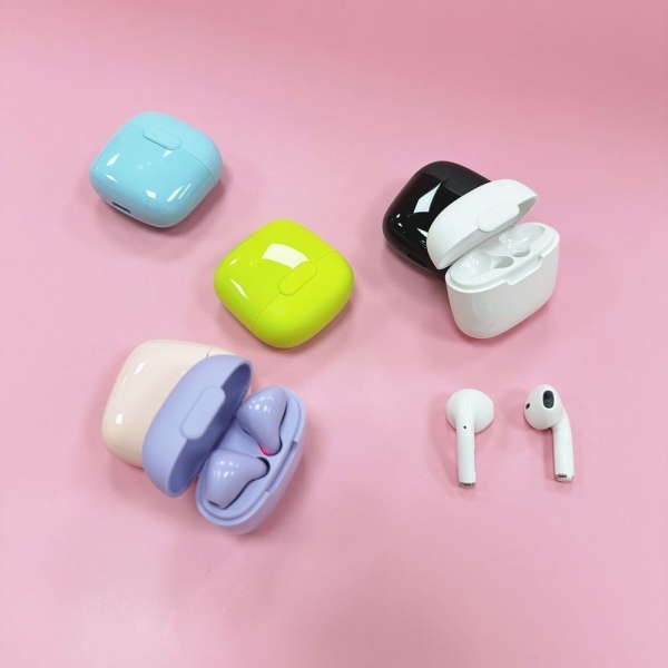 Wireless earbuds with charging box CARMEN