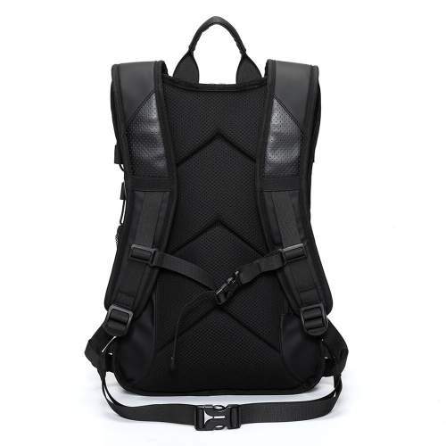 Plecak motocyklowy z uchwytem na kask i odblaskami 13