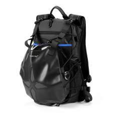 Plecak motocyklowy z uchwytem na kask i odblaskami 13